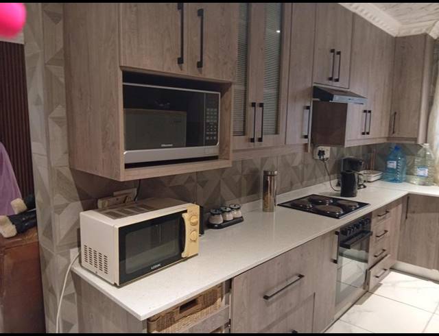 6 BEDROOM HOUSE FOR SALE IN BIRCH ACRES